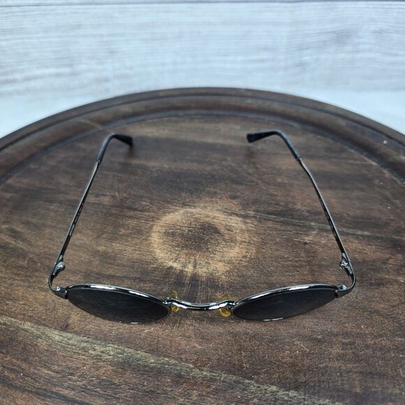 Vintage Moschino Y2K M 3088-S Womens Oval Metal Sunglasses Gorpcore Grunge Italy main image 4